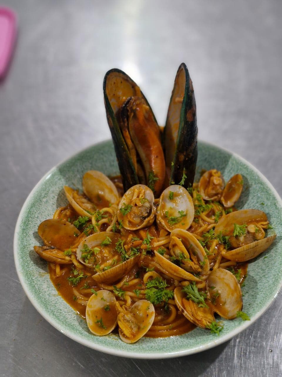 Spaghetti Clams Mussels Tomato Bowl