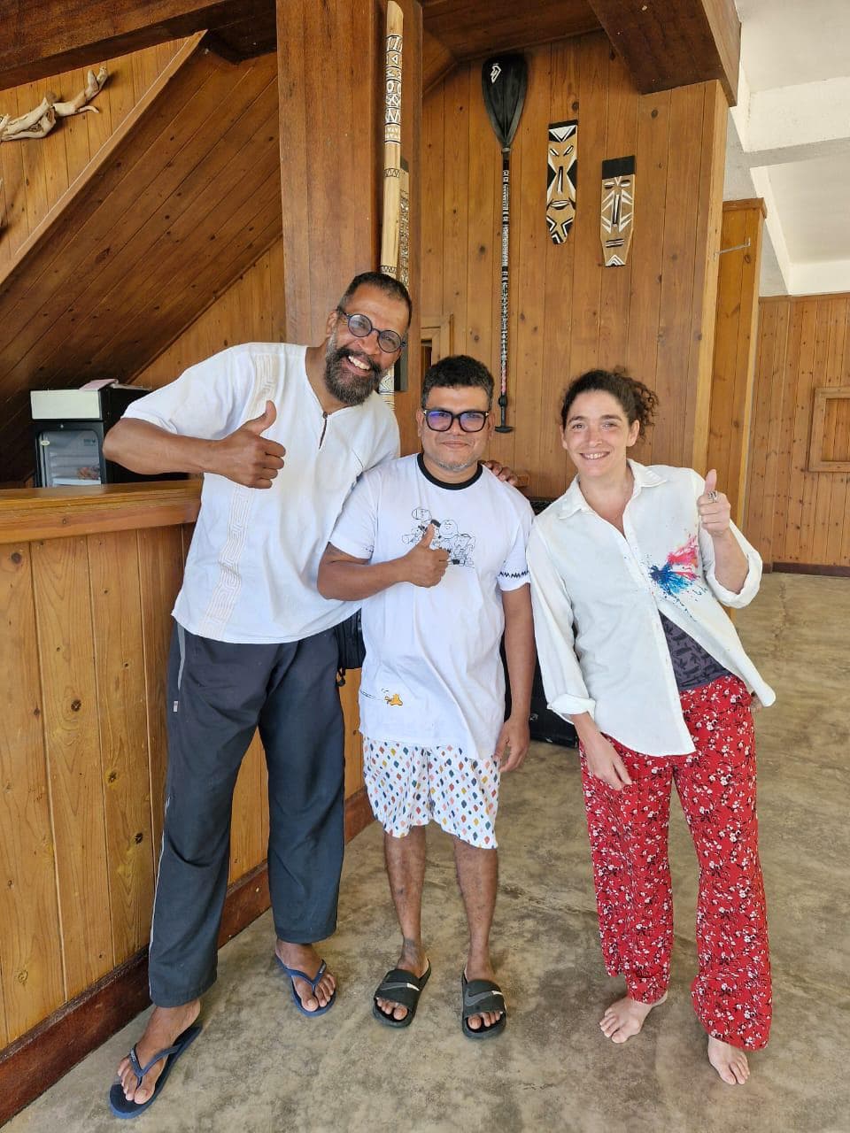 Three People Thumbs Up Wooden Lodge